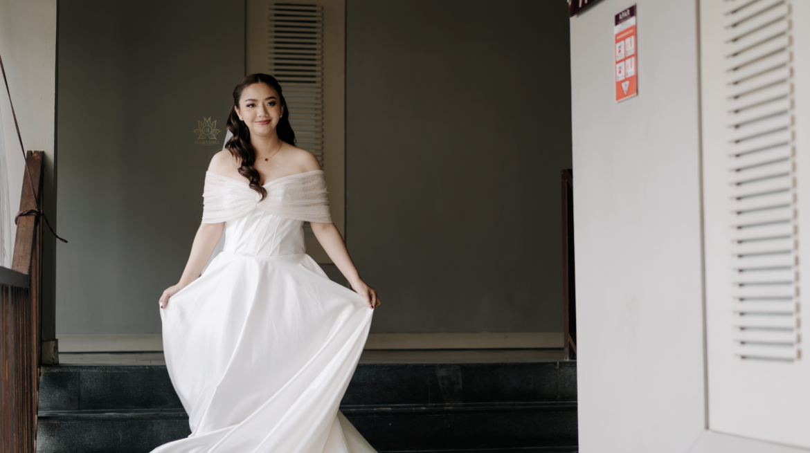 Gaun Pengantin yang Fotogenik: Tips untuk Tampil Memukau di Kamera