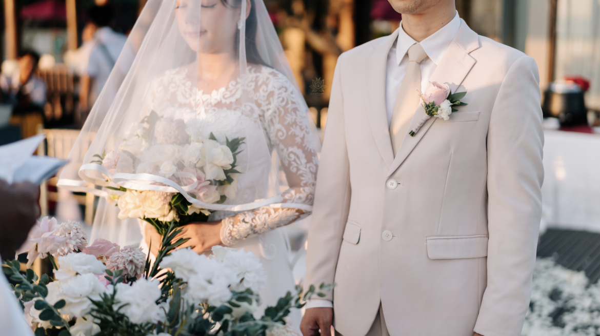 Golden Hour Wedding: Keajaiban di Antara Cahaya