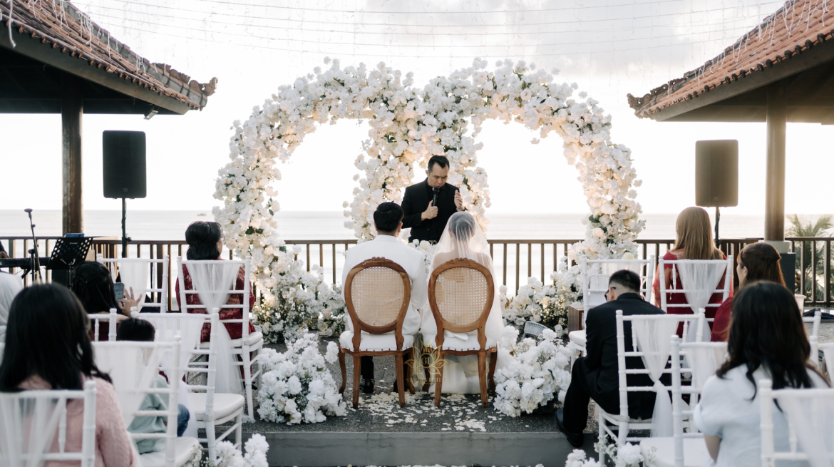 White Floral Ceremony: Keindahan yang Menenangkan Hati dan Mata