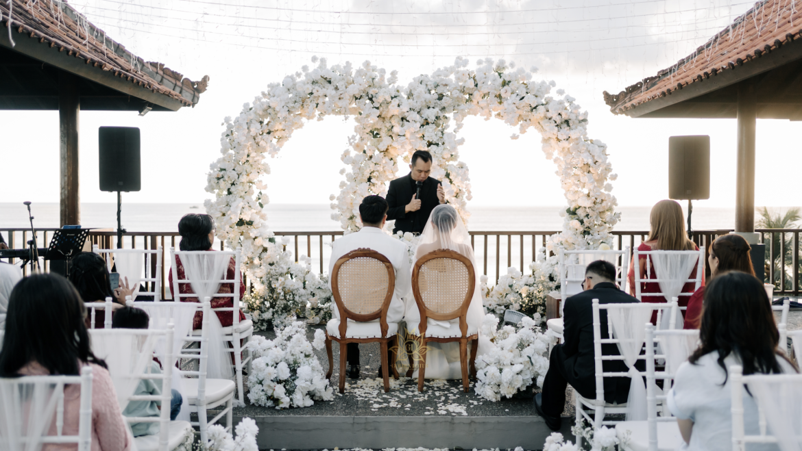White Floral Ceremony: Keindahan yang Menenangkan Hati dan Mata