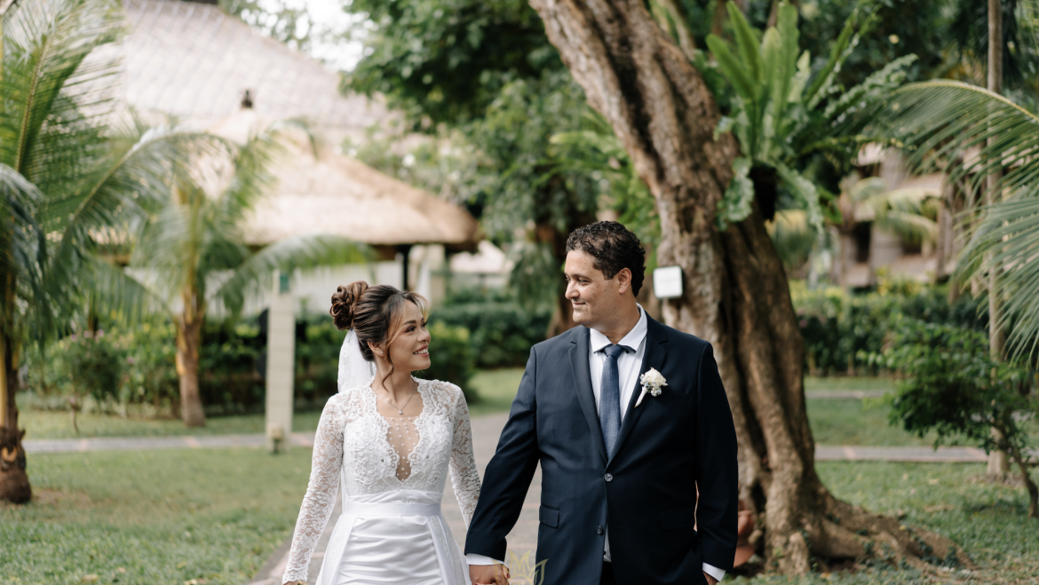 Between Greenery and Love: Wedding di Venue Alam Terbuka