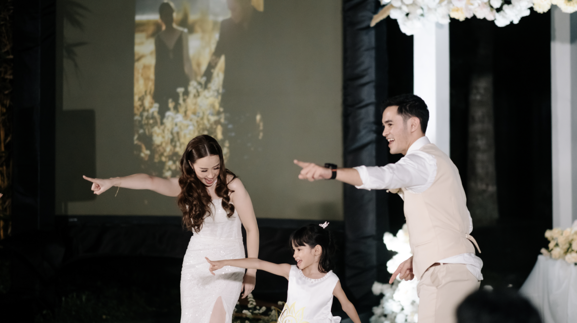 Dancing Through Love: Momen Bahagia Bersama Keluarga
