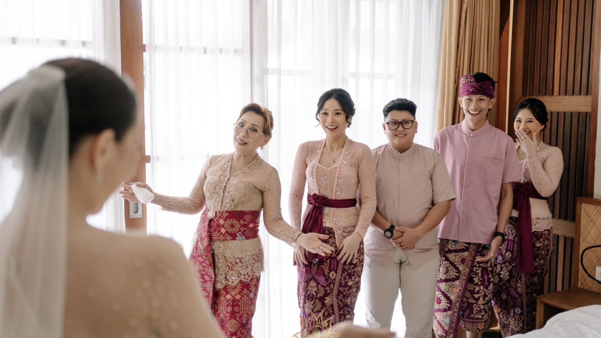 Cerita Cinta yang Menghidupkan Perayaan Pernikahan