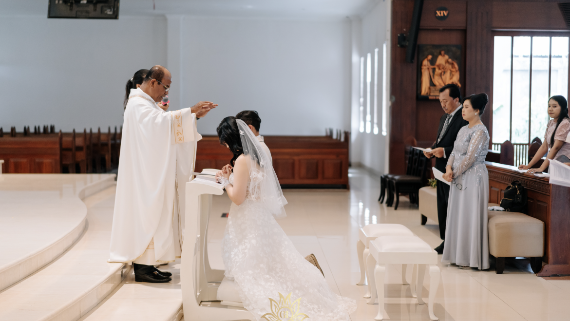 Ketika Janji Diucapkan, Cinta Diresmikan di Altar