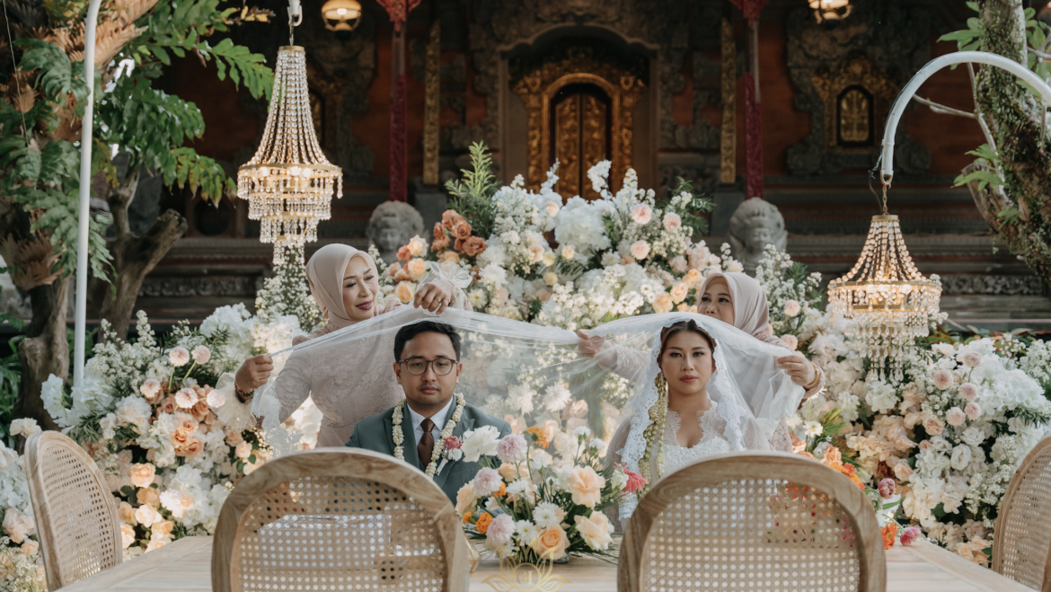 The Flowers That Framed Her Most Beautiful Moments
